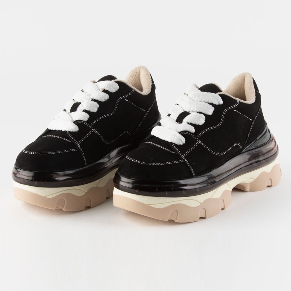 Evolved Steve Madden Platform Sneakers 🖤